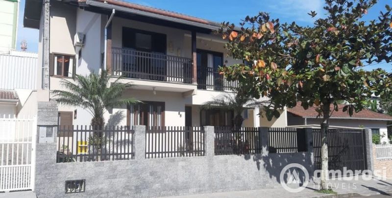 CASA MUITO LINDA NO RIO BRANCO