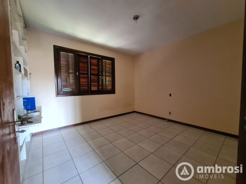 CASA 1 SUITE +2 QUARTOS + 3 SALAS -  AZAMBUJA  - (somente piso superior) 