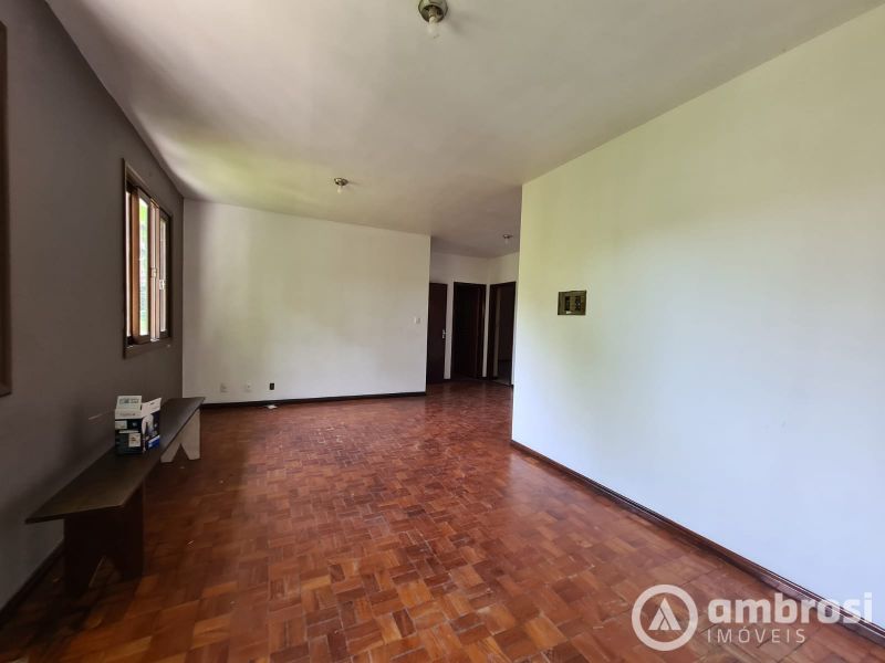 CASA 1 SUITE +2 QUARTOS + 3 SALAS -  AZAMBUJA  - (somente piso superior) 