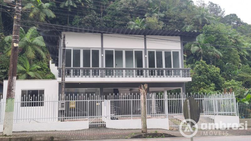 CASA 1 SUITE +2 QUARTOS + 3 SALAS -  AZAMBUJA  - (somente piso superior) 