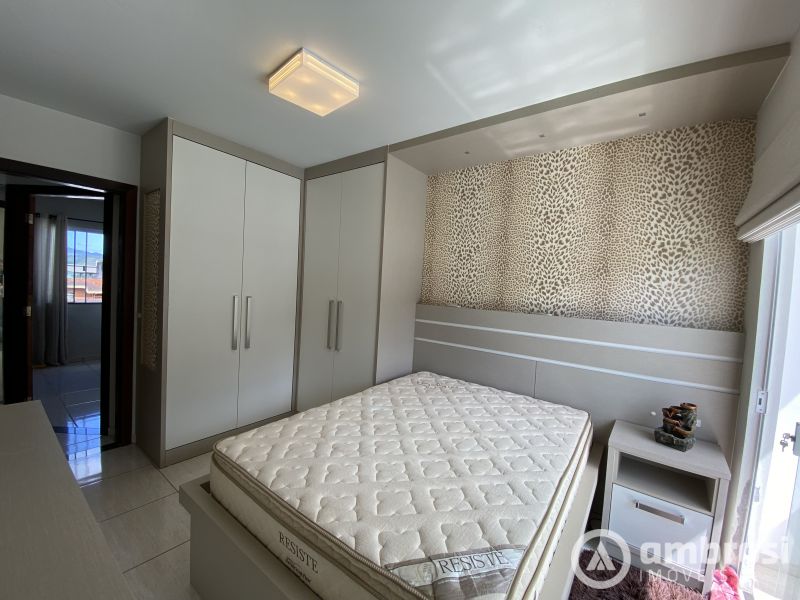 LINDO SOBRADO SEMIMOBILIADO COM PISCINA | BATEAS