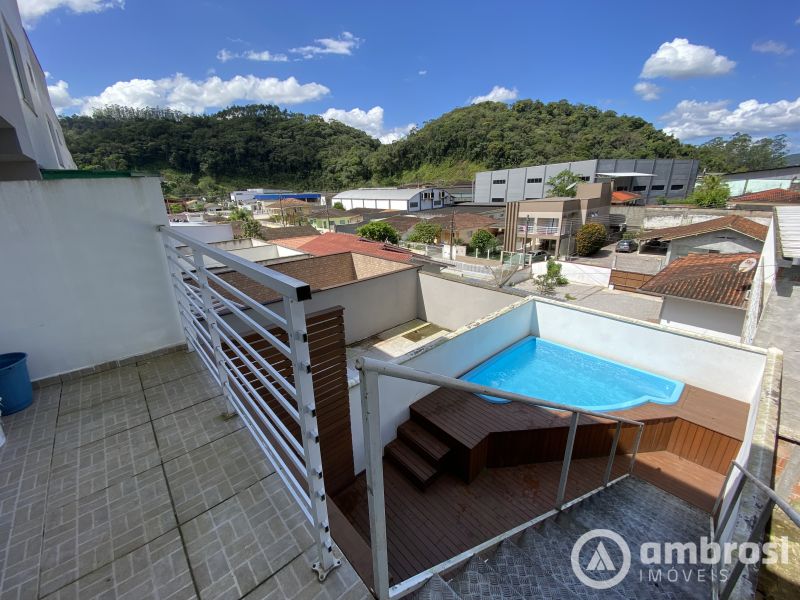 LINDO SOBRADO SEMIMOBILIADO COM PISCINA | BATEAS