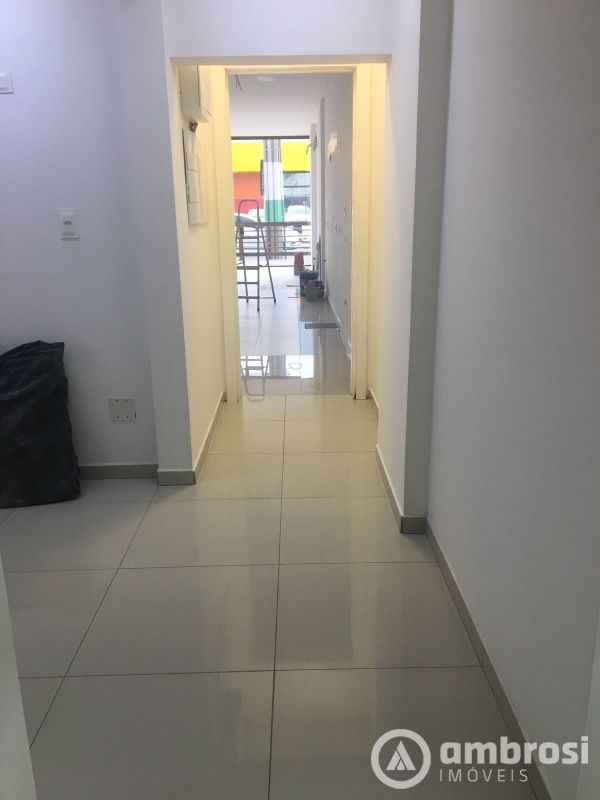 Excelente sala comercial no centro de Brusque 