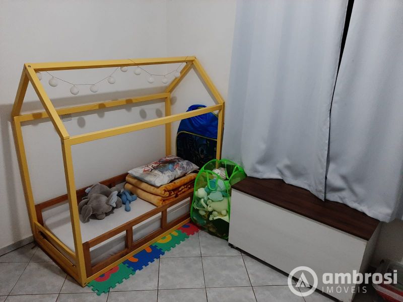 Casa com piscina - Limeira Baixa