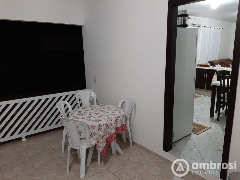 Casa com piscina - Limeira Baixa