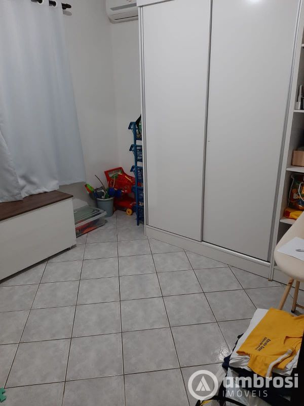 Casa com piscina - Limeira Baixa