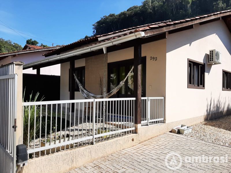 Casa de 3 quartos, no bairro Limeira Baixa, em Brusque | Eu Corretor