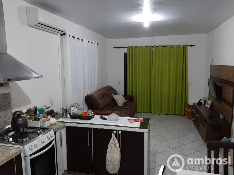 Casa com piscina - Limeira Baixa
