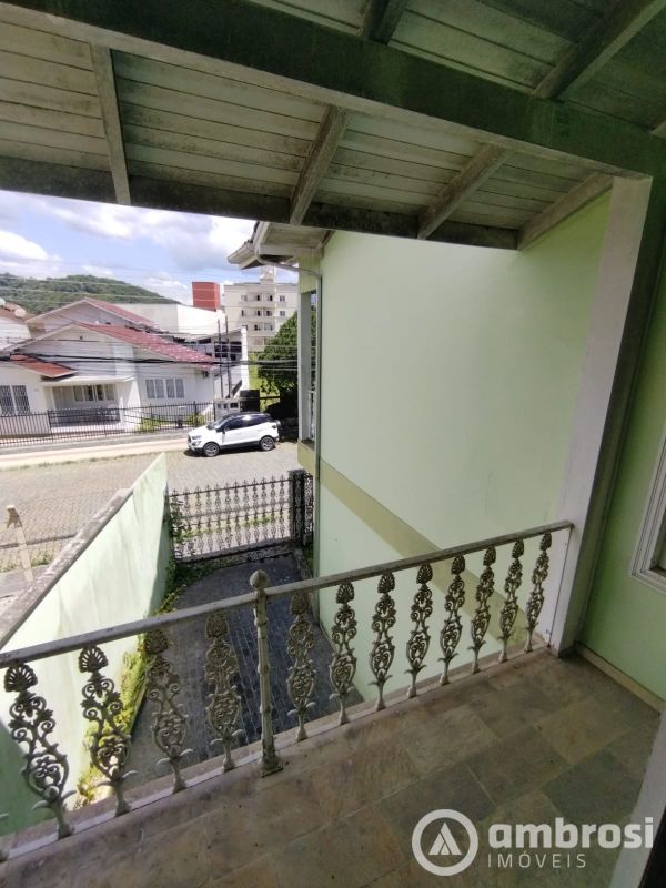 Casa comercial para locação no Centro de Brusque 