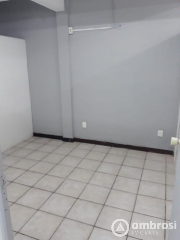 Sala para locação no Centro de Guabiruba 80m² 