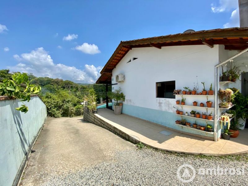 Casa de 3 quartos, 260m² no bairro Águas Claras, em Brusque | Eu Corretor
