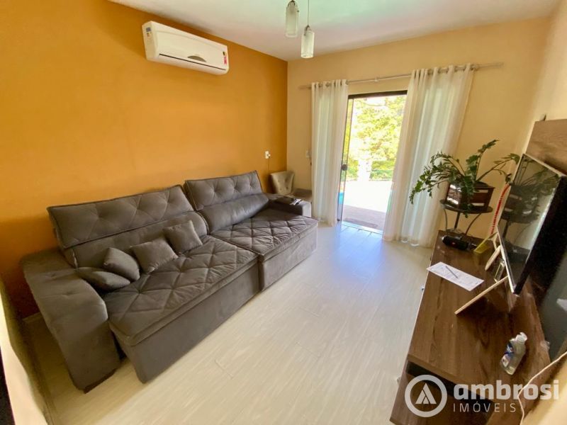 Casa com piscina no bairro Águas Claras