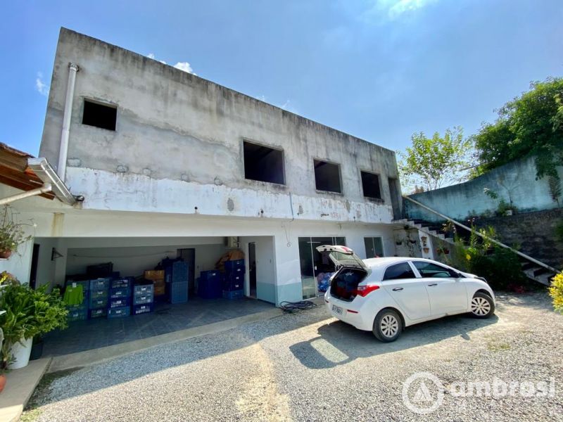 Casa com piscina no bairro Águas Claras