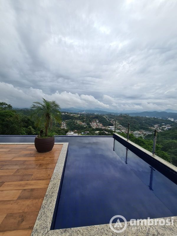 CASAL ALTO PADRÃO - 3 SUITES /PISCINA 
