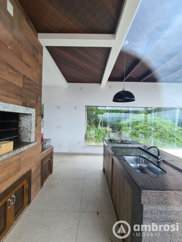 CASAL ALTO PADRÃO - 3 SUITES /PISCINA 