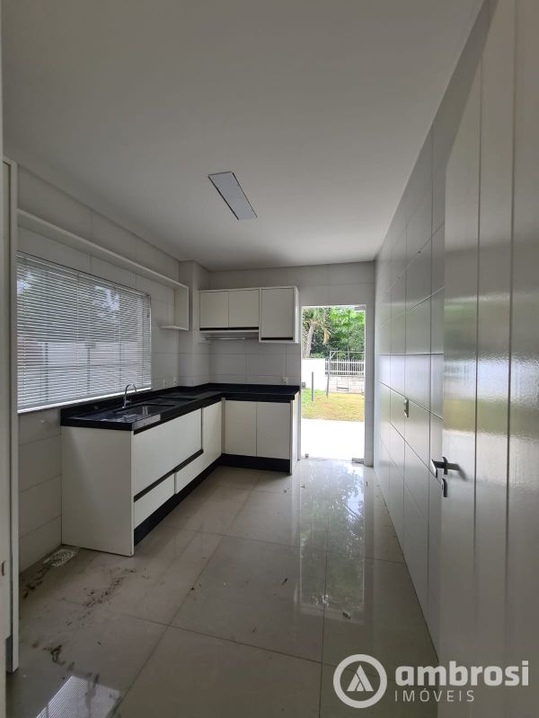 CASAL ALTO PADRÃO - 3 SUITES /PISCINA 