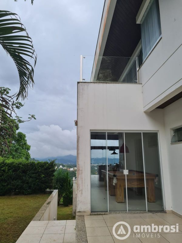 CASAL ALTO PADRÃO - 3 SUITES /PISCINA 