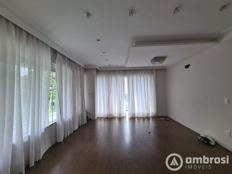 CASAL ALTO PADRÃO - 3 SUITES /PISCINA 