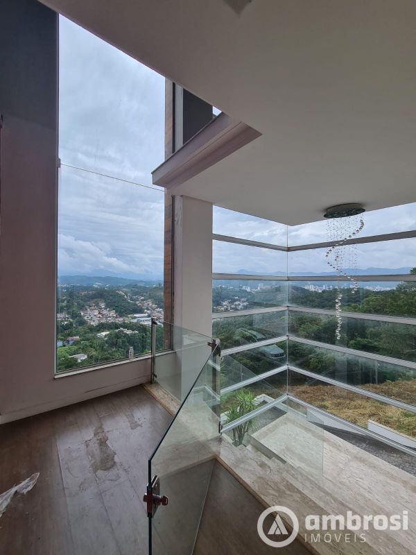 CASAL ALTO PADRÃO - 3 SUITES /PISCINA 