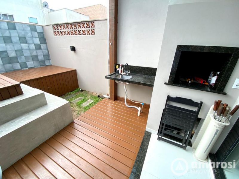 Casa diferenciada - Finamente mobiliada e com 02 suítes