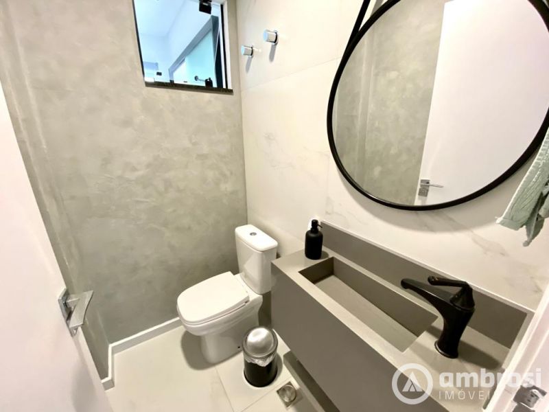 Casa diferenciada - Finamente mobiliada e com 02 suítes
