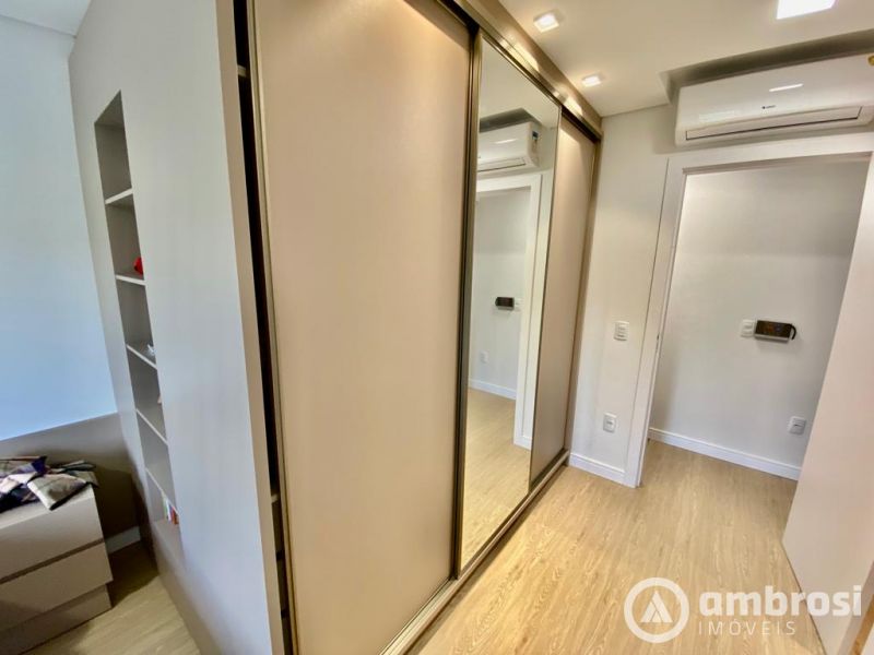 Casa diferenciada - Finamente mobiliada e com 02 suítes