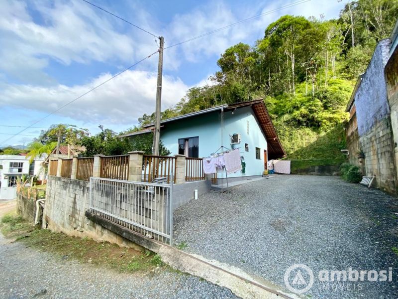 Casa com 03 dormitórios no bairro Águas Claras - Aceita financiamento!