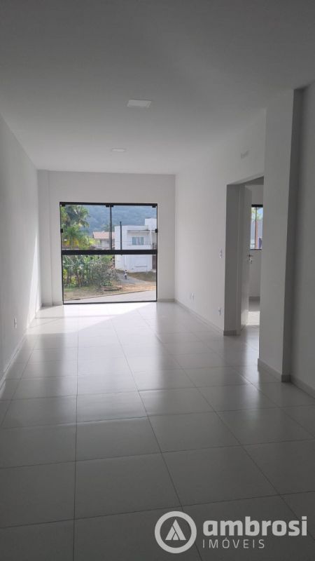 Apartamento de 2 quartos, | Eu Corretor