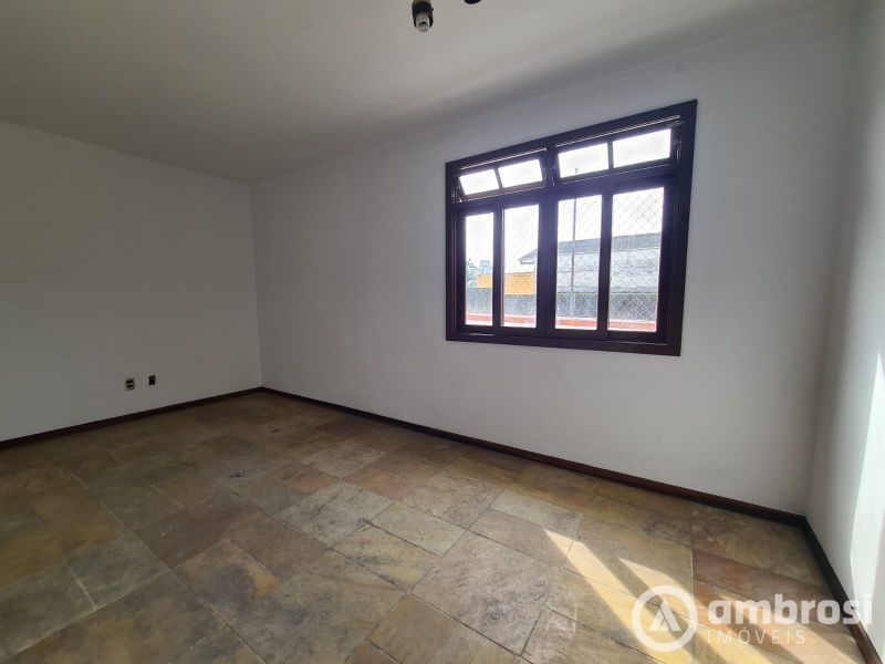 Casa de 400m² | Eu Corretor