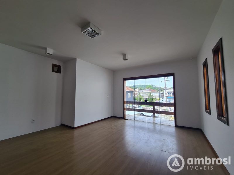 CASA  (COMERCIAL E RESIDENCIAL) - 400,00 m2 -  BAIRRO CENTRO II