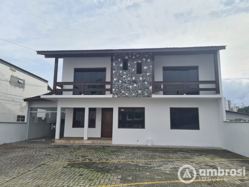 CASA  (COMERCIAL E RESIDENCIAL) - 400,00 m2 -  BAIRRO CENTRO II