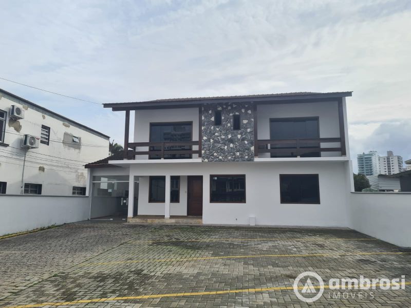 CASA  (COMERCIAL E RESIDENCIAL) - 400,00 m2 -  BAIRRO CENTRO II