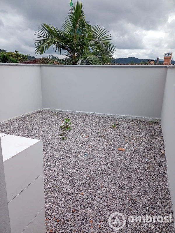 SOBRADO DE 3 QUARTOS NO RIO BRANCO