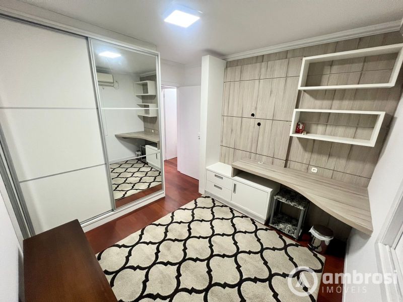Casa alto padrão 03 suítes com piscina - Aceita permuta por apartamento 