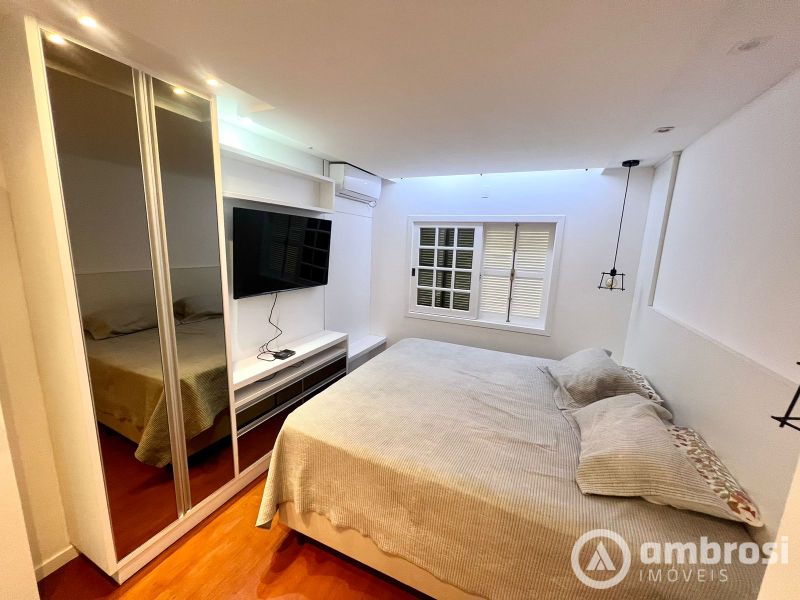 Casa alto padrão 03 suítes com piscina - Aceita permuta por apartamento 