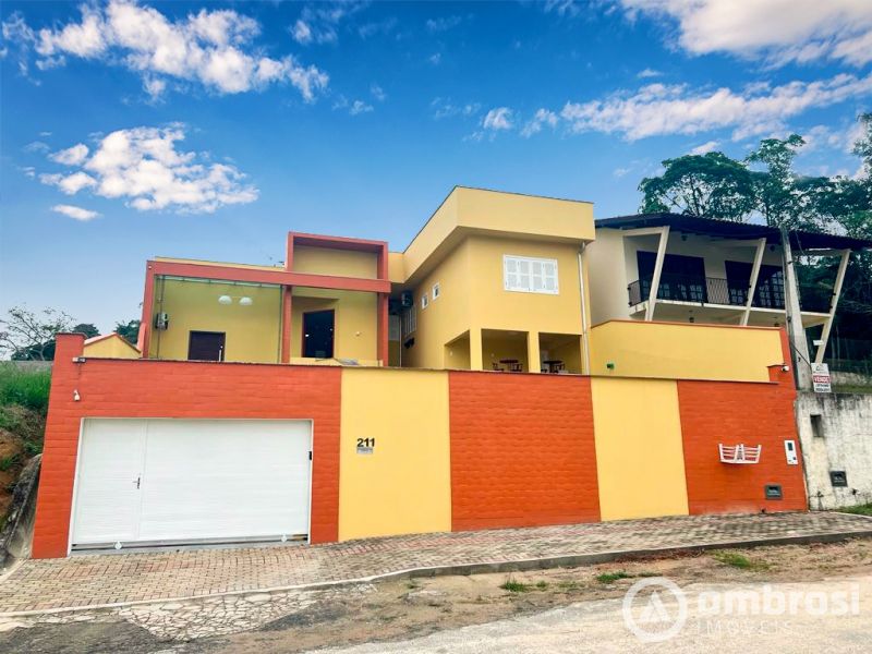 Casa de 4 quartos, 385m² no bairro Bateas, em Brusque | Eu Corretor