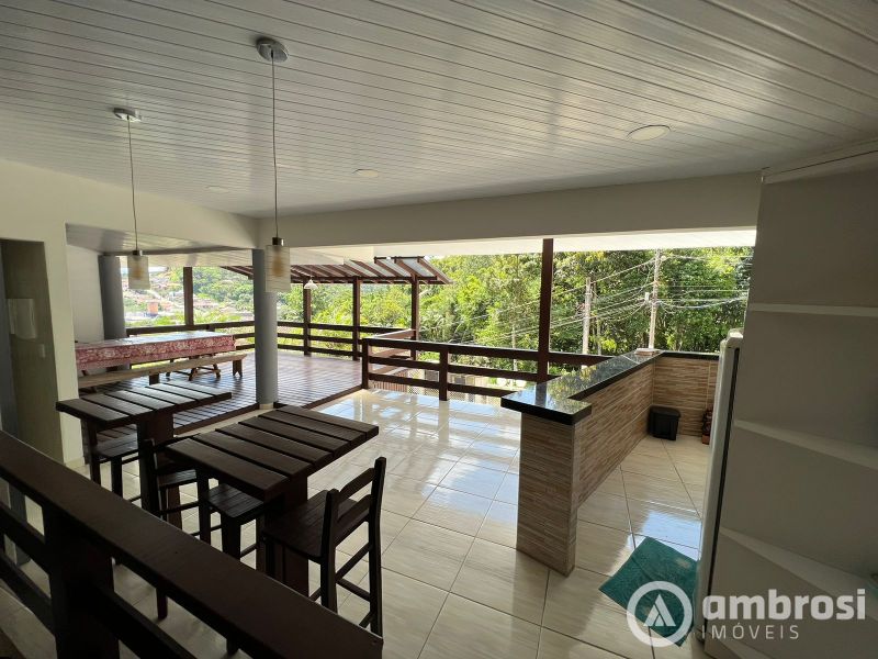 Excelente Casa Semi Mobiliada 