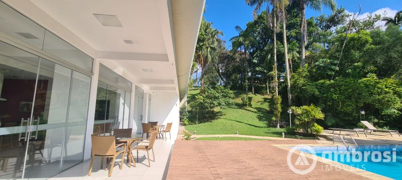 APTO 3 SUITES (sendo 1 master) + 01 Qto - Centro 