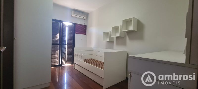 APTO 3 SUITES (sendo 1 master) + 01 Qto - Centro 