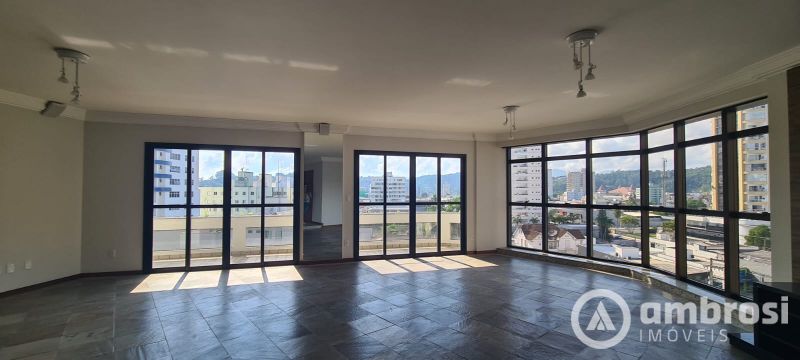 APTO 3 SUITES (sendo 1 master) + 01 Qto - Centro 