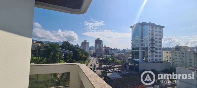 APTO 3 SUITES (sendo 1 master) + 01 Qto - Centro 