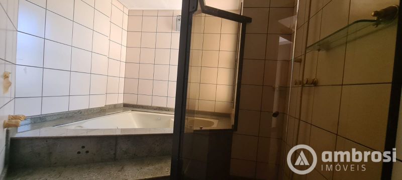 APTO 3 SUITES (sendo 1 master) + 01 Qto - Centro 