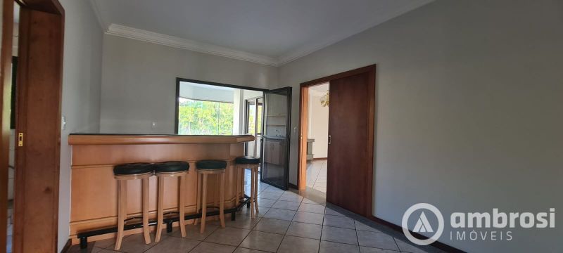 APTO 3 SUITES (sendo 1 master) + 01 Qto - Centro 