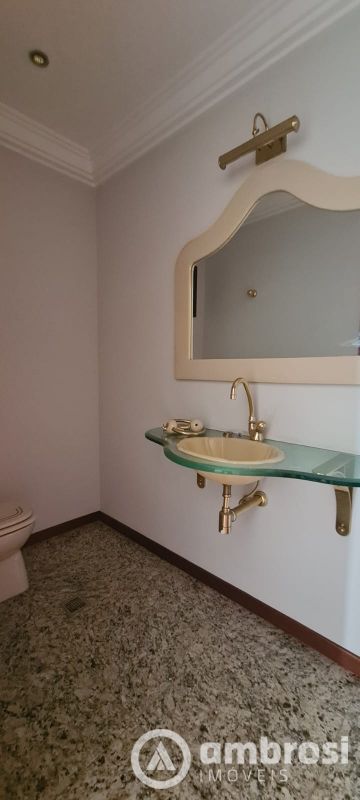 APTO 3 SUITES (sendo 1 master) + 01 Qto - Centro 