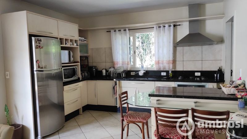 DUAS CASAS NO MESMO TERRENO - BAIRRO AGUAS CLARAS - SEMI MOBILIADA  (FUNDOS) 