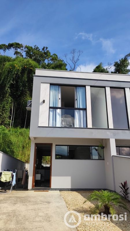 Casa de 2 quartos, | Eu Corretor