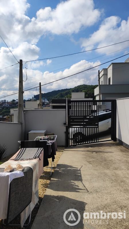 CASA 2 SUITES - SEMI MOBILIADA - BAIRRO GUARANI 