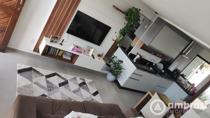 CASA 2 SUITES - SEMI MOBILIADA - BAIRRO GUARANI 