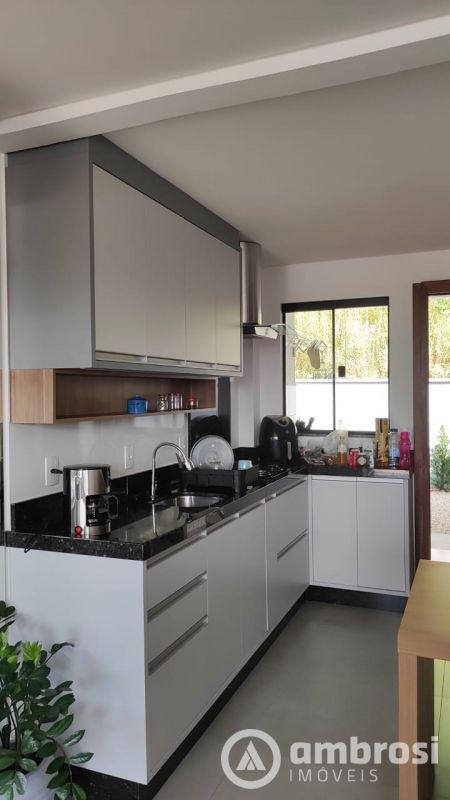 CASA 2 SUITES - SEMI MOBILIADA - BAIRRO GUARANI 