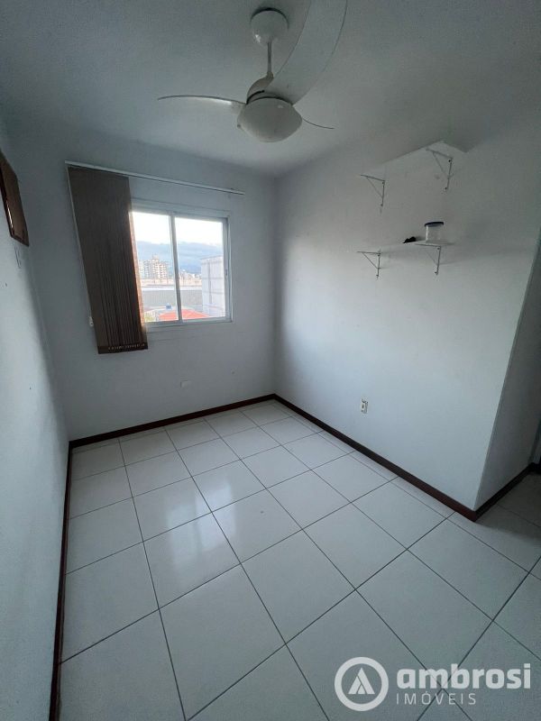 APTO 03 QTOS - SANTA RITA - SEMI MOBILIADO 